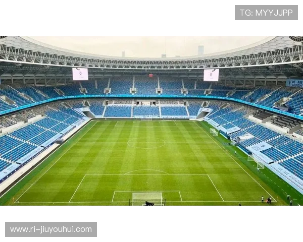 围绕立体足球展示台打造沉浸式全景互动观赛体验主题空间创意专区 围绕立体足球展示台打造沉浸式全景互动观赛体验主题空间创意专区